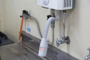 キッチンの給湯器の写真