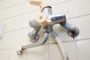 シャワーが凍結したらどうする 原因と解決策について Eparkくらしのレスキュー シャワーが凍結したらどうする 原因と解決策について Eparkくらしのレスキュー