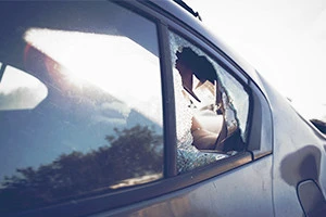 ガラスが割れた 場所別にできる応急処置方法を紹介します Eparkくらしのレスキュー ガラスが割れた 場所別にできる応急処置方法を紹介します Eparkくらしのレスキュー