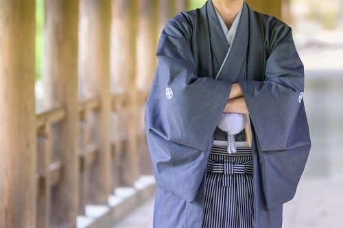 男性の着物はどんなのがある 着物の種類や着用シーンなどをご紹介 Eparkくらしのレスキュー 男性の着物はどんなのがある 着物の種類や着用シーンなどをご紹介 Eparkくらしのレスキュー