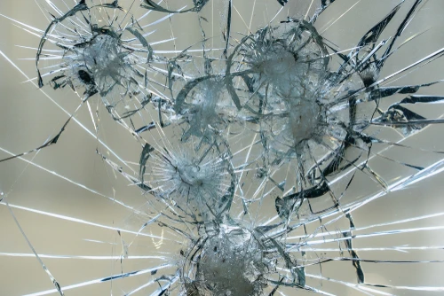 窓ガラスが割れた時の応急処置法とは ガラスの修理 交換にかかる費用相場もご紹介 Eparkくらしのレスキュー 窓ガラスが割れた時の応急処置法とは ガラスの修理 交換にかかる費用相場もご紹介 Eparkくらしのレスキュー