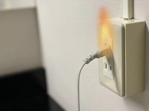 コンセントの故障は大変危険です Eparkくらしのレスキュー コンセントの故障は大変危険です Eparkくらしのレスキュー