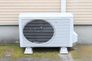 エアコン室外機から異音がする 主な原因や具体的な対処方法について Eparkくらしのレスキュー エアコン室外機から異音がする 主な原因や具体的な対処方法について Eparkくらしのレスキュー