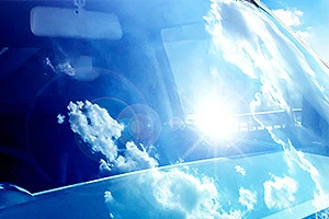 車のガラスを交換する時の費用や業者について疑問を解決 Eparkくらしのレスキュー 車のガラスを交換する時の費用や業者について疑問を解決 Eparkくらしのレスキュー