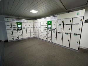 鍵がないタイプのコインロッカーの写真