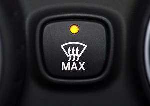 危険回避のためにも要注意 車のガラス曇りを対策する方法 Eparkくらしのレスキュー 危険回避のためにも要注意 車のガラス曇りを対策する方法 Eparkくらしのレスキュー