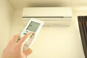 エアコンの寿命はどのくらい 買い換え時期の目安もご紹介 Eparkくらしのレスキュー エアコンの寿命はどのくらい 買い換え時期の目安もご紹介 Eparkくらしのレスキュー