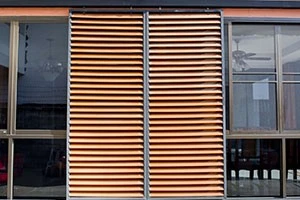 通風雨戸とは メリット デメリットなどを解説 Eparkくらしのレスキュー 通風雨戸とは メリット デメリットなどを解説 Eparkくらしのレスキュー