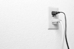 コンセントを増やしたい 電源増設工事の方法や費用相場をご紹介します Eparkくらしのレスキュー コンセントを増やしたい 電源増設工事の方法や費用相場をご紹介します Eparkくらしのレスキュー