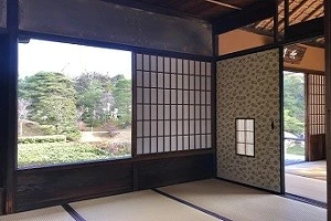 換気がされている和室の写真