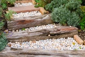 Diy お庭の砂利の敷き方をご紹介 砂利のもたらすメリットやお手入れ方法なども Eparkくらしのレスキュー Diy お庭の砂利の敷き方をご紹介 砂利のもたらすメリットやお手入れ方法なども Eparkくらしのレスキュー