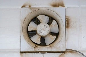 台所の換気扇が回らない その原因と具体的な対処法を紹介 Eparkくらしのレスキュー 台所の換気扇が回らない その原因と具体的な対処法を紹介 Eparkくらしのレスキュー